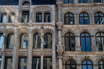Obraz premium The architecture of a building in Old Montreal, Canada