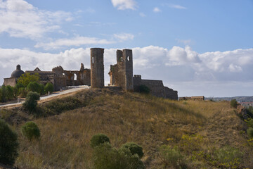 Fototapeta na wymiar Historic city castle of Montemor o Novo in ruins in Alentejo, Portugal 
