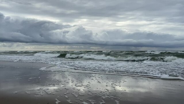 Strumwolken &uuml;ber der Ostsee
