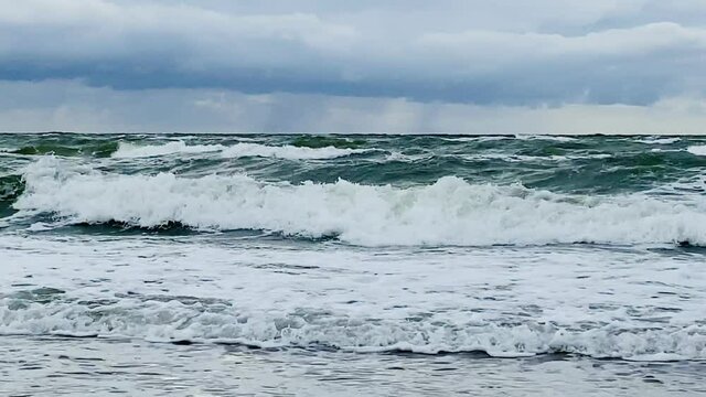 St&uuml;rmische Ostsee
