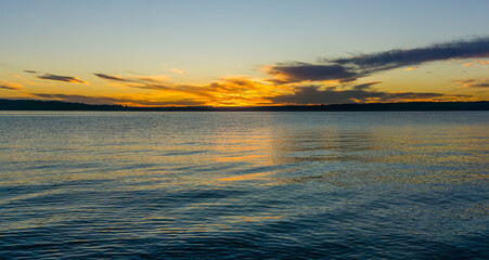 Obraz premium Water Sunset Landscape 10