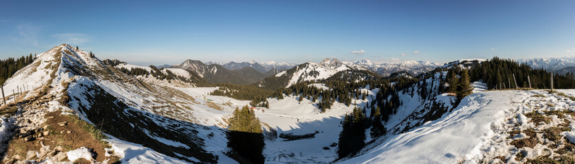 Fototapeta na wymiar Winter mountain panorama from Seekarkreuz mountain in Bavaria, Germany