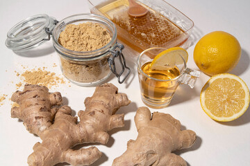 Ginger root and powder for cooking with spices