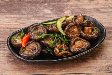 Marinated shiitake mushrooms with herbs