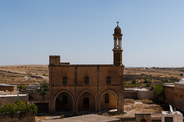 Fototapeta premium Midyat, Mardin, Turkey- September 17 2020: Panoramic view of old city.