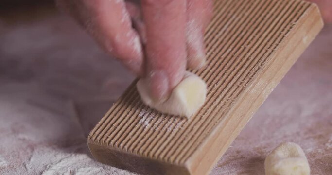 Produzione artigianale di gnocchi di patate