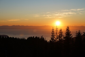 Obraz premium 夕陽 夕暮れ グラウスマウンテンからの眺め 日暮れ