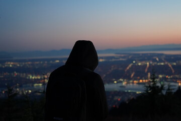 シルエット　夜景　夕景　眺め　ダウンタウン　バンクーバー　グラウスマウンテン からの眺め