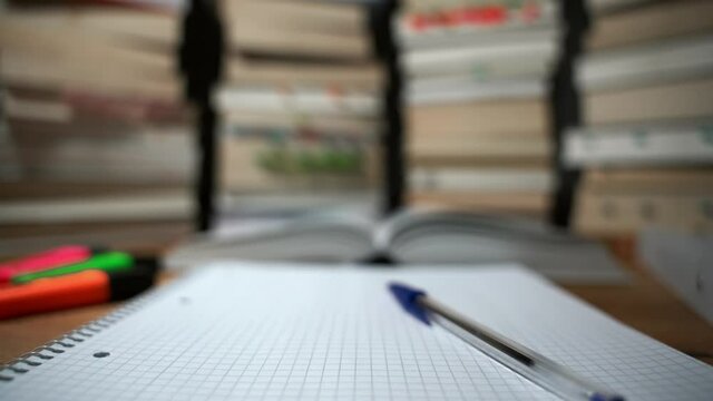 Sie stehen vor einem Berg von Aufgaben? Sie m&uuml;ssen f&uuml;r die Schule, Universit&auml;t oder bei der Nachhilfe lernen, aber es geht nicht voran?