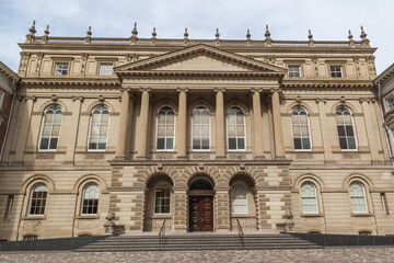Fototapeta na wymiar TORONTO, CANADA - OCTOBER 22, 2017: Toronto's Heritage Property - Osgoode Hall, built between 1829 and 1832, it currently houses the Ontario Court of Appeal. 