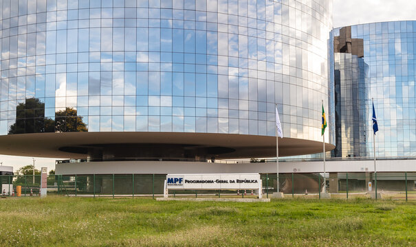 Minist&eacute;rio P&uacute;blico Federal ( MPF ). Edif&iacute;cio da Procuradoria Geral da Rep&uacute;blica. Bras&iacute;lia, Distrito Federal - Brasil. 20 de Dezembro de 2020.