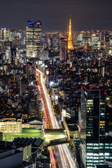 都会の夜景　：　東京タワーと六本木ヒルズ