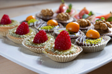 the basket of pastry