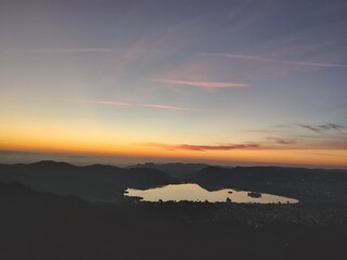 Obraz premium Sunrise view with lake