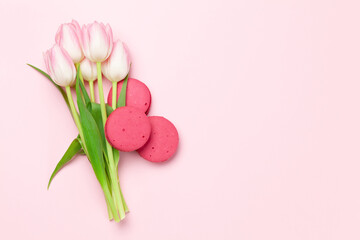 Tulip flowers and macaroon cookies