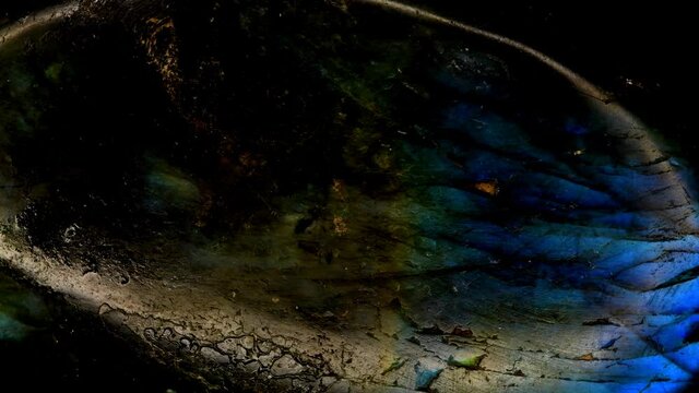 Labradorite with schiller on turn table