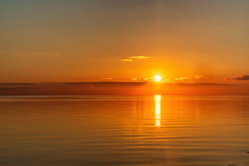 Obraz premium Sunset on the lake in summer, Pskov region