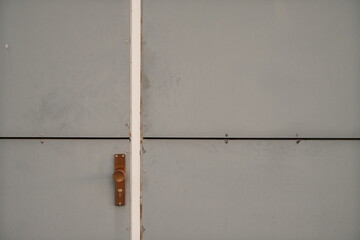 Verschlossenes Garagentor