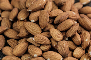 Eine Menge Mandeln / Kerne