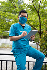 Fototapeta premium american, aspirations, career, caregiver, concentration, confidence, contemplation, corona, coronavirus, crisis, dental, dentist, disease, doctor, emergency, expertise, female doctor, flu, health, hor