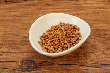 Coriander seeds in the bowl