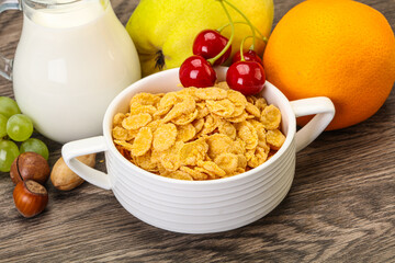 Breakfast with corn flakes and milk