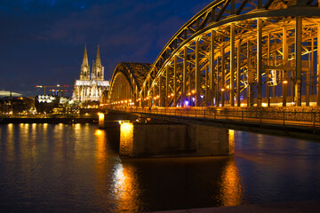 Köln in der Nacht 