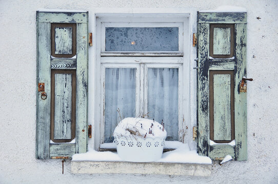 Winterfenster, Wintert&uuml;ren, Wintertore, Winterfassade, Winter, Schnee
