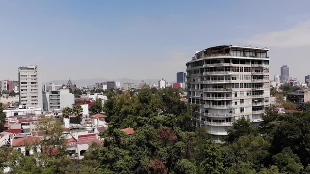Revelaci&oacute;n de un edificio  de polanco