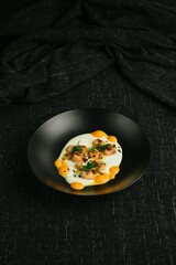 Shrimp with sun-dried tomatoes in cream cheese