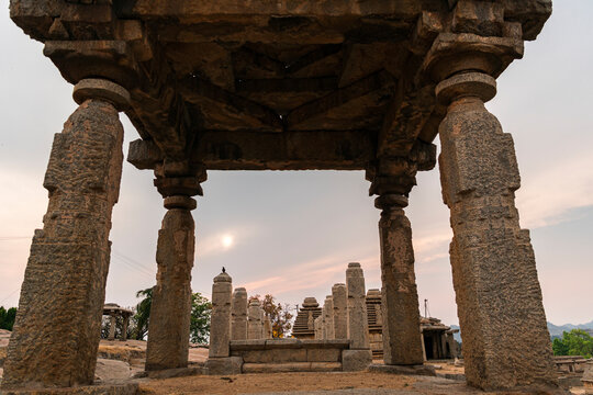 India, Karnataka, Hampi, Architecture of ancient&Ocirc;&oslash;&Omega;Virupaksha&Ocirc;&oslash;&Omega;Temple