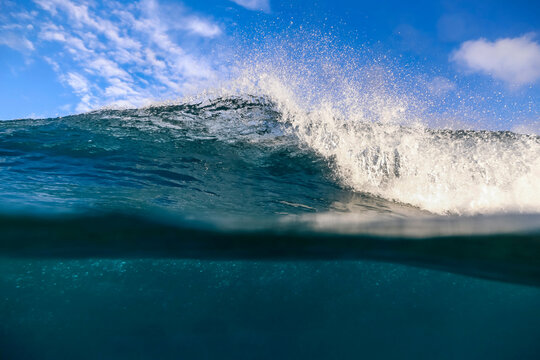 Blue splashing wave of Arabian Sea