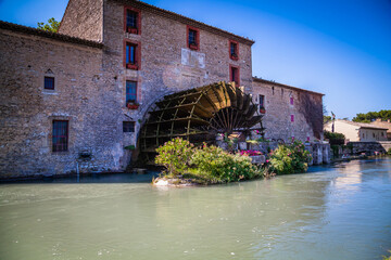 Old water mill in the Provence, France © hardyuno