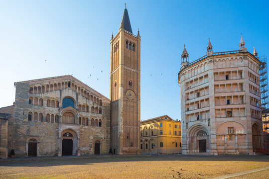 Italy, Province of Parma, Parma, Clear sky over Parma Cathedral and Baptistery