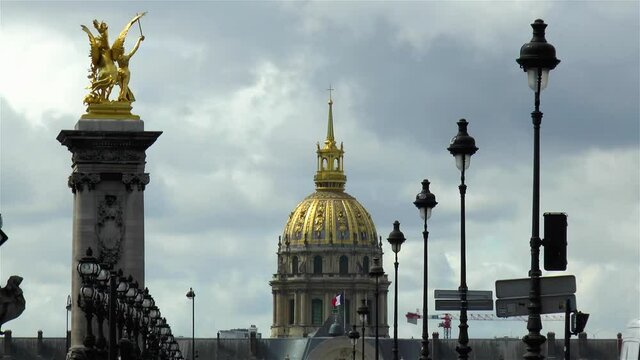 Pont Alexandre III, Alexander III Bridge, St Louis des Invalides Cathedral, Cath&eacute;drale Saint-Louis-des-Invalides, Paris.
