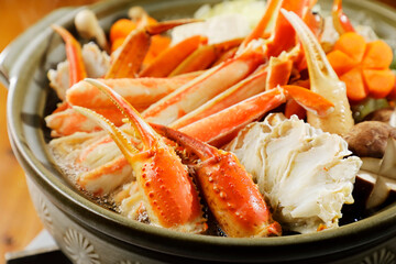 カニ鍋(ズワイガニ)　Snow crab hot pot (Japanese style)