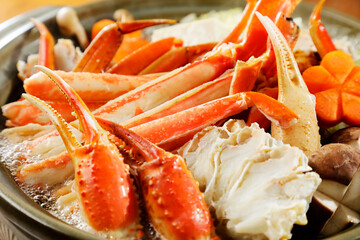 カニ鍋(ズワイガニ)　Snow crab hot pot (Japanese style)