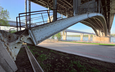 The design of the bridge across the Ob