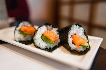 sushi, food, japanese, fish, seafood, meal, rice, japan, dinner, healthy, salmon, asian, fresh, traditional, gourmet, raw, cuisine, asia, lunch, white, roll, seaweed, delicious, diet, restaurant, plat