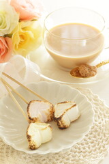 Barbecue heart shaped Marshmallow with English milk tea
