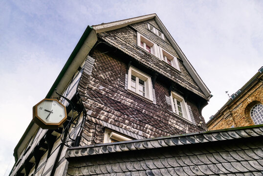 Historisches Schiefer- und Fachwerkhaus in der Altstadt von Velbert Langenberg