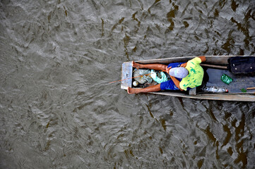 Pescador ribeirinho no Rio Cuiaba. Mato Grosso