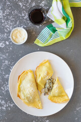 French style crepes with artichokes and bèchamel sauce