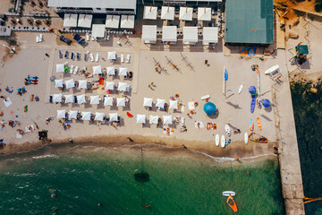 Obraz na płótnie Canvas Aerial View of Crowd of People on the Beach
