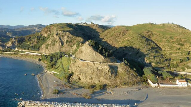 Scogliera in Calabria a Bova Marina