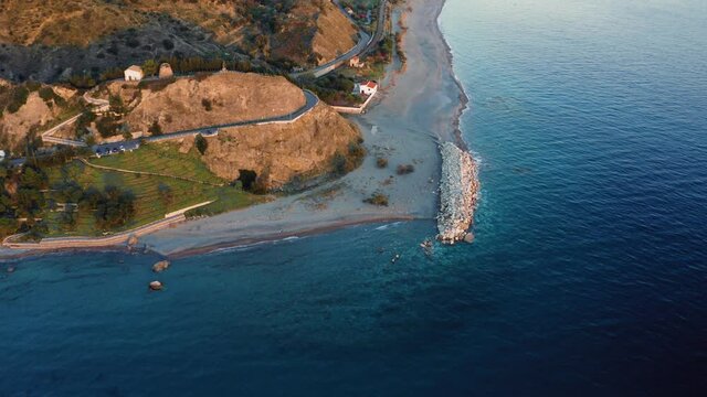 Scogliera in Calabria a Bova Marina