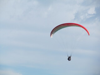 People paragliding