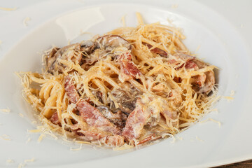 Pasta with mushroom and bacon