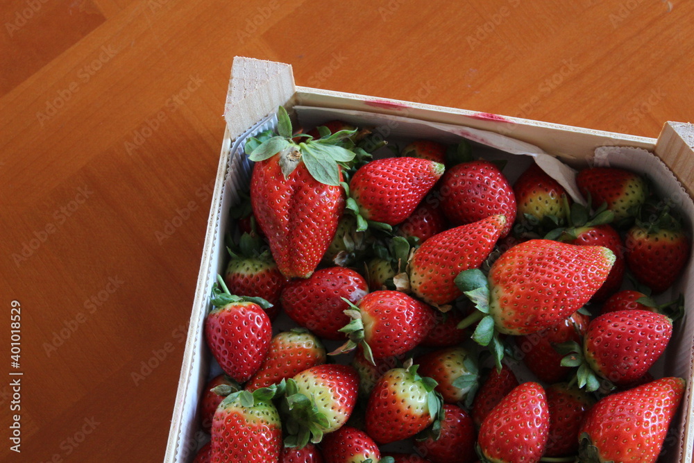 Wall mural strawberries in a wooden box