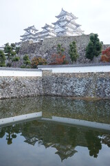 Himeji Castle (Himejijo) reflected in the pond (moat) in Hyogo prefecture, Japan - 日本 兵庫県...